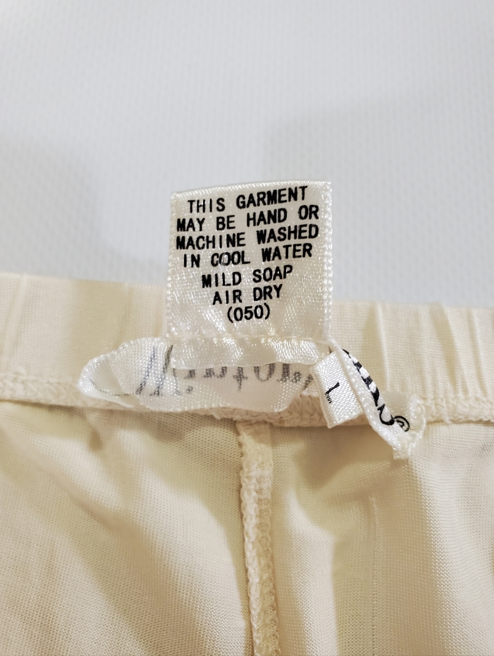 2651 * WinterSilks Silk Capri Crop Pants Cream Base Layer Pajamas Size L - Picture 4 of 11